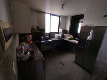 CASA EN VENTA DE 2 PISOS