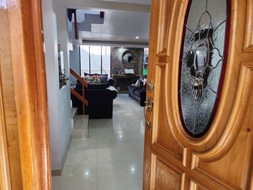 CASA REMODELADA EN VENTA