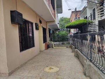 norte casa esquinera barranquilla 2 plantas independientes  con 3 rentas