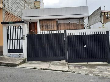 SE VENDE CASA DE OPORTUNIDAD 2 PLANTAS 317 M2. DE CONST. NORTE DE QUITO QUITO – PICHINCHA - ECUADOR