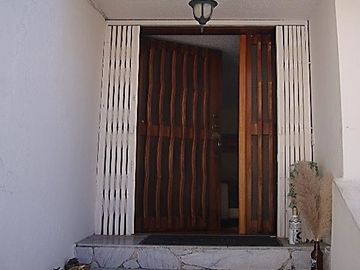 SE VENDE CASA DE OPORTUNIDAD 2 PLANTAS 317 M2. DE CONST. NORTE DE QUITO QUITO – PICHINCHA - ECUADOR
