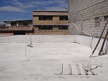 SE VENDE CASA DE OPORTUNIDAD 2 PLANTAS 317 M2. DE CONST. NORTE DE QUITO QUITO – PICHINCHA - ECUADOR