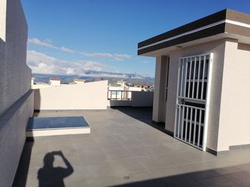 CASA EN EL CONJUNTO MONTECARLO II