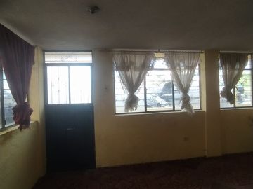 SE VENDE CASA DE TRES PLANTAS 289,24 M2.  TURUBAMBA ALTO – QUITO - PICHINCHA