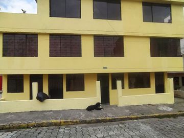 SE VENDE CASA DE TRES PLANTAS 289,24 M2.  TURUBAMBA ALTO – QUITO - PICHINCHA