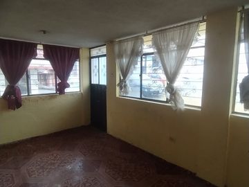 SE VENDE CASA DE TRES PLANTAS 289,24 M2.  TURUBAMBA ALTO – QUITO - PICHINCHA