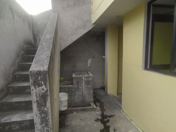SE VENDE CASA DE TRES PLANTAS 289,24 M2.  TURUBAMBA ALTO – QUITO - PICHINCHA