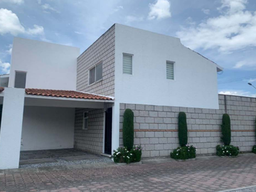 VENTA DE BONITA CASA EN METEPEC