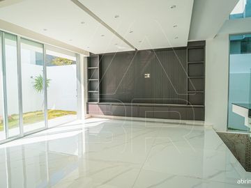 CASA NUEVA EN COTO ZONA ANDARES
