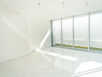 CASA NUEVA EN COTO ZONA ANDARES