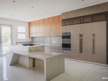 CASA NUEVA EN COTO ZONA ANDARES