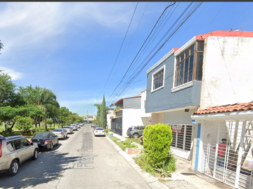 Casa en Venta- Fray Francisco de Paulo, Parques de Tesistán, Zapopan, Jalisco. ¡REMATE BANCARIO!