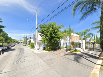 Casa en Venta- Fray Francisco de Paulo, Parques de Tesistán, Zapopan, Jalisco. ¡REMATE BANCARIO!