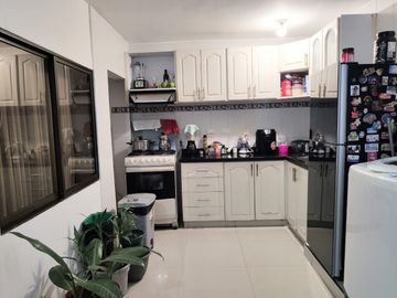 casa el jardin 2 plantas con terraza cuenta con 3 rentas