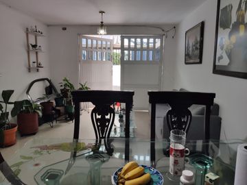 casa el jardin 2 plantas con terraza cuenta con 3 rentas