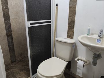 casa el jardin 2 plantas con terraza cuenta con 3 rentas