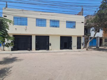 Casa Amplia Puente Piedra Ideal Para Negocio