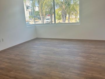 VENTA DE CASA REMODELADA EN BARRANCA DEL REFUGIO