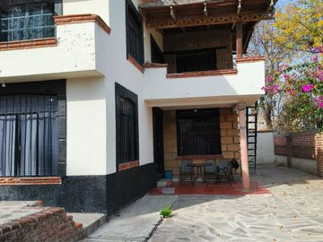 Casa Sola amueblada,  en RENTA a 200 mts del Centro de Tepotzotlán