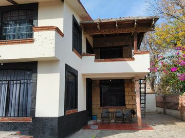 Casa Sola amueblada,  en RENTA a 200 mts del Centro de Tepotzotlán