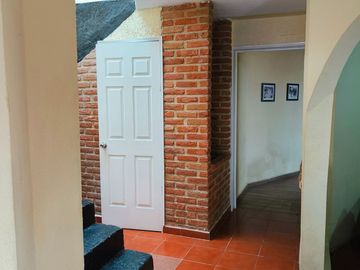 Casa Sola amueblada,  en RENTA a 200 mts del Centro de Tepotzotlán