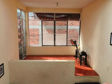 Casa Sola amueblada,  en RENTA a 200 mts del Centro de Tepotzotlán