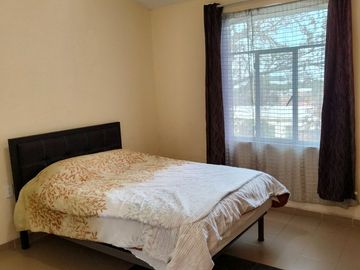 Casa Sola amueblada,  en RENTA a 200 mts del Centro de Tepotzotlán