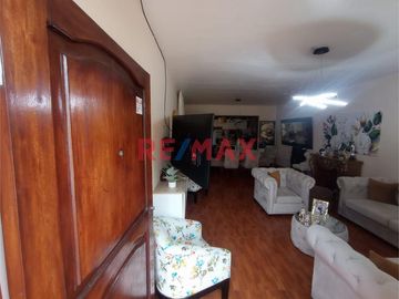 Oportunidad Venta De Hermosa Casa En Buenos Aires - Trujillo At. 144.99 M2