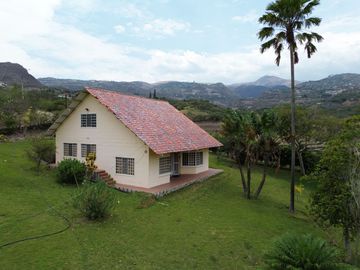 CASA VACACIONAL CON 6239 M2 TERRENO EN YUNGUILLA