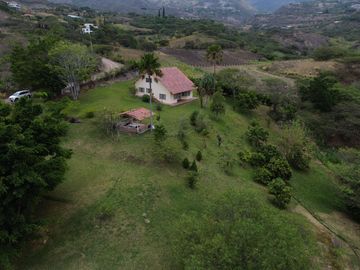 CASA VACACIONAL CON 6239 M2 TERRENO EN YUNGUILLA