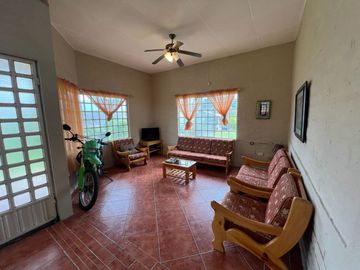 CASA VACACIONAL CON 6239 M2 TERRENO EN YUNGUILLA