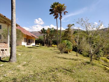 CASA VACACIONAL CON 6239 M2 TERRENO EN YUNGUILLA