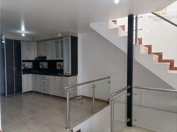 CASA EN VENTA FUSAGASUGÁ DE 4 PISOS BARRIO LA PAMPA