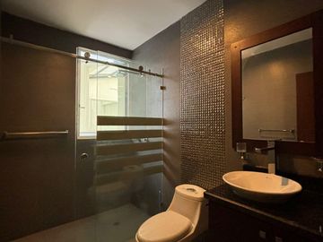 Departamento en venta en Av. Cuxibamba, Loja