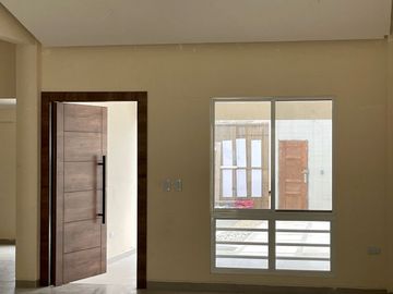 Salinas - Sector del Country Club, casa por estrenar de 3 dormitorios y terreno de 250 m2 (2690,98 sq ft)