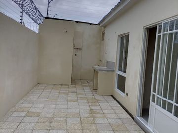 Salinas - Sector del Country Club, casa por estrenar de 3 dormitorios y terreno de 250 m2 (2690,98 sq ft)