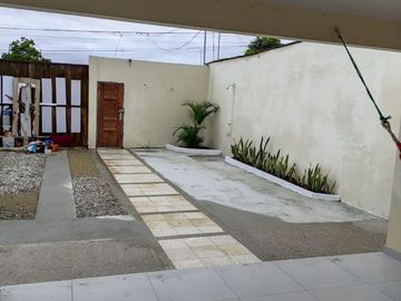 Salinas - Sector del Country Club, casa por estrenar de 3 dormitorios y terreno de 250 m2 (2690,98 sq ft)