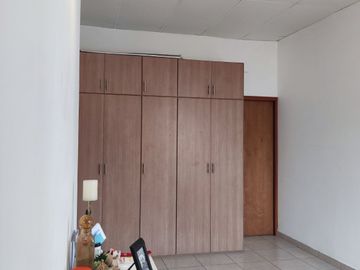 House for Sale, in Urb. 3 Bedrooms, Portoviejo, Ecuador