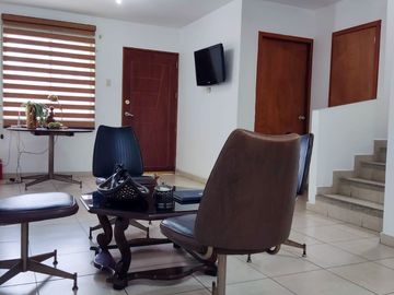 House for Sale, in Urb. 3 Bedrooms, Portoviejo, Ecuador