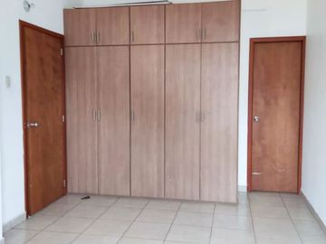 House for Sale, in Urb. 3 Bedrooms, Portoviejo, Ecuador