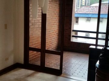 APTO SITUADO EN EL TRADICIONAL BARRIO EL PEÑON