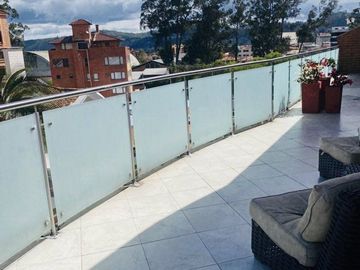 Lujoso Penthouse en venta 237m2C a pocas cuadras del centro de Cuenca