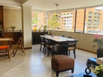 Lujoso Penthouse en venta 237m2C a pocas cuadras del centro de Cuenca