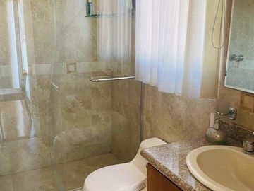 Lujoso Penthouse en venta 237m2C a pocas cuadras del centro de Cuenca