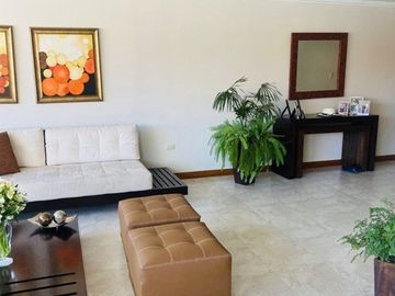 Lujoso Penthouse en venta 237m2C a pocas cuadras del centro de Cuenca