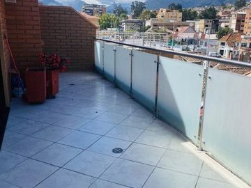 Lujoso Penthouse en venta 237m2C a pocas cuadras del centro de Cuenca
