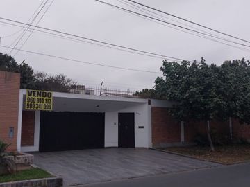 SE VENDE HERMOSA CASA EN LA MOLINA