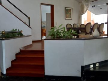 SE VENDE HERMOSA CASA EN LA MOLINA