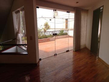 SE VENDE HERMOSA CASA EN LA MOLINA