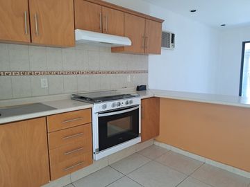 CASA EN VENTA EN LOMAS DE TRUJILLO, EMILIANO ZAPATA